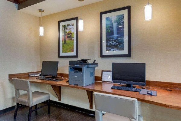Comfort Suites Little Rock image 24